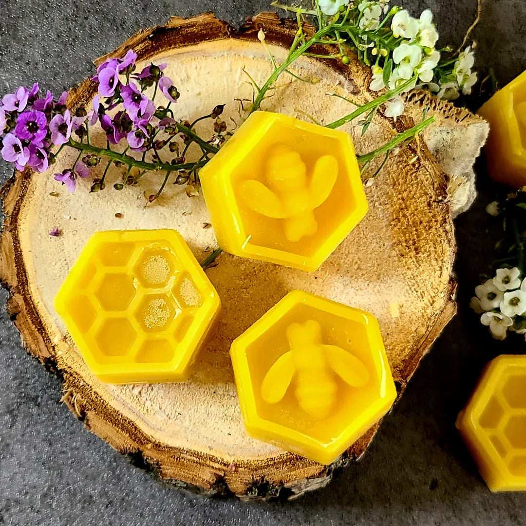 bees wax melt with bee and honeycomb detail