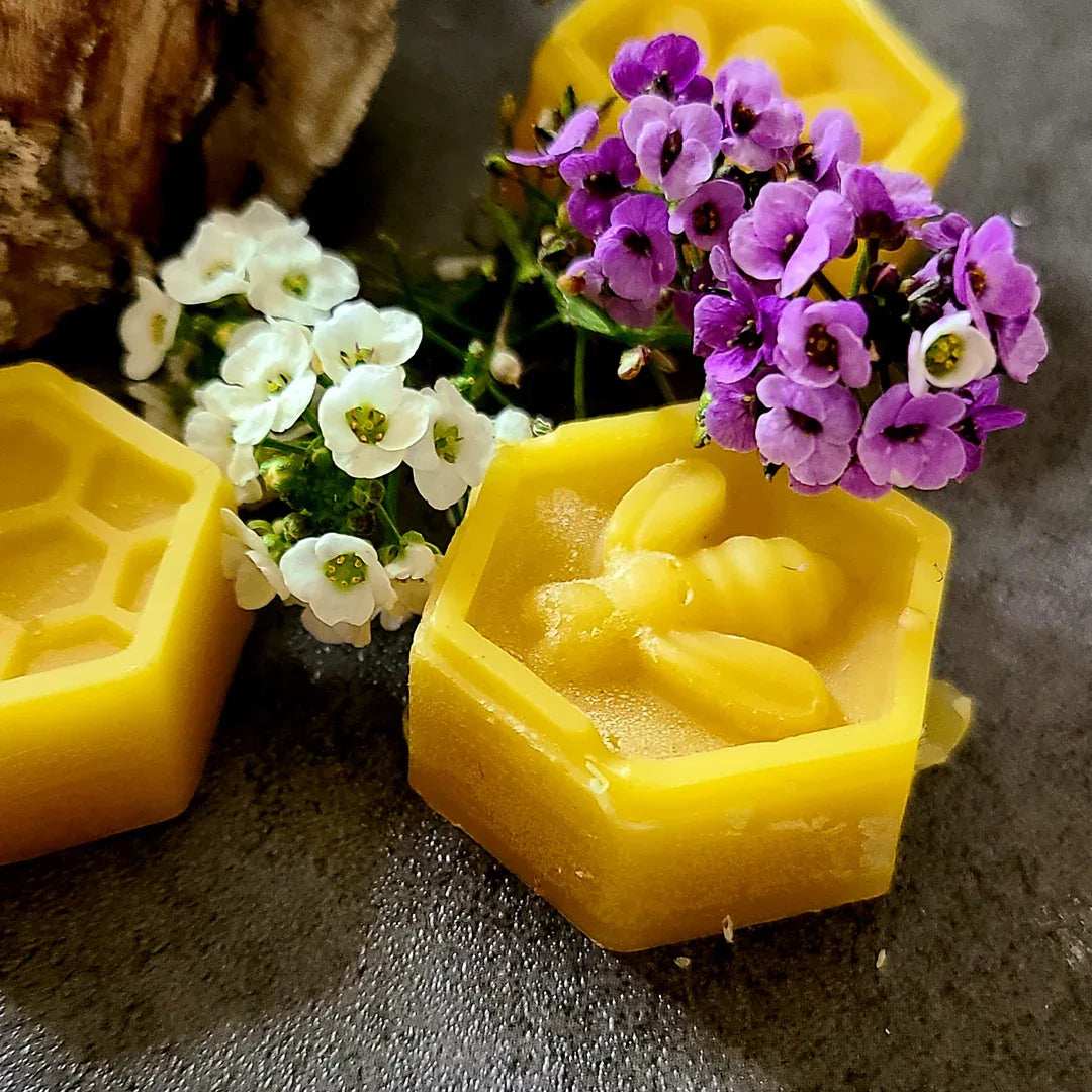 bees wax melt with bee and honeycomb detail